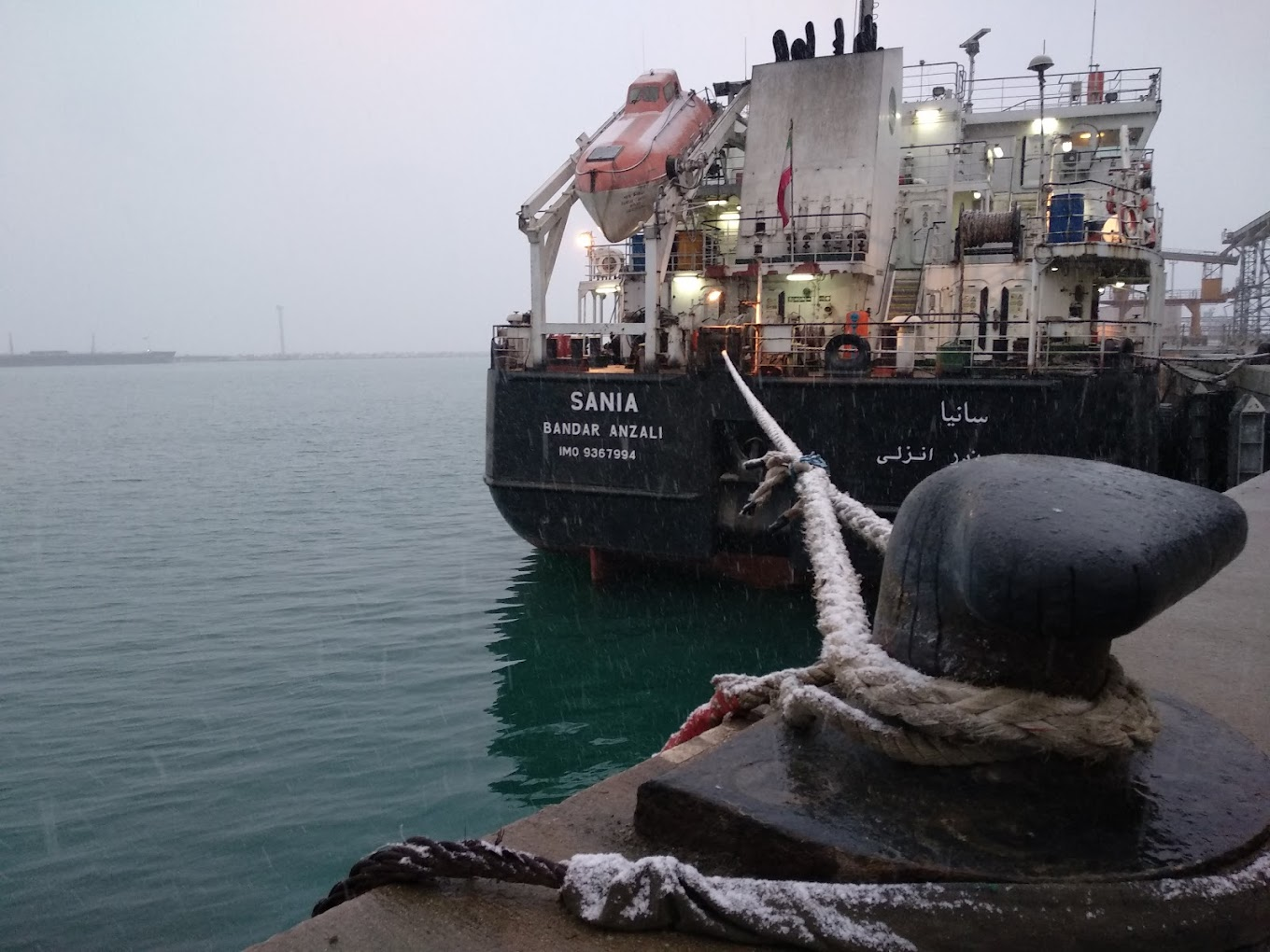 Image hover effect image